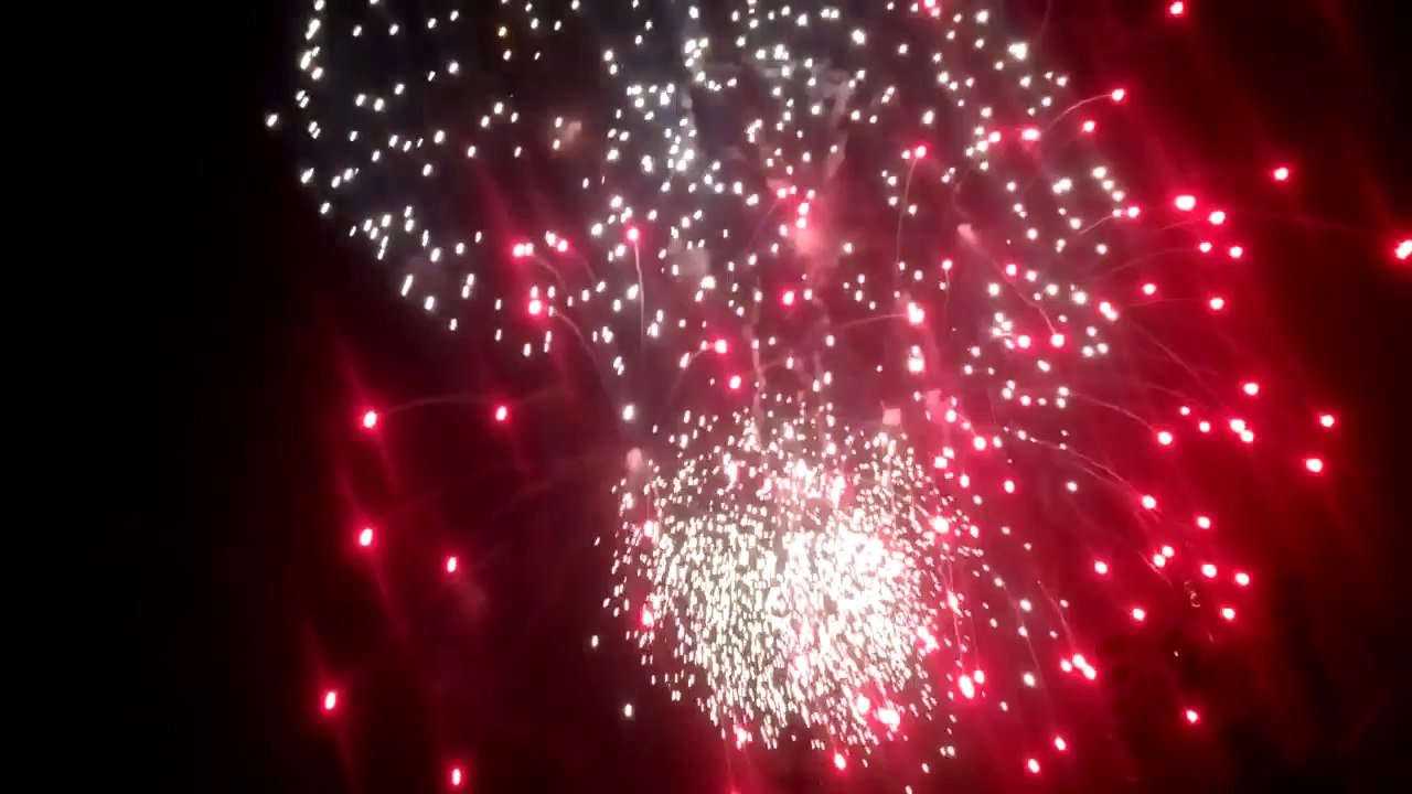 ORİFLAME  ,  HAVAİ  FİŞEK  KUTLAMASI