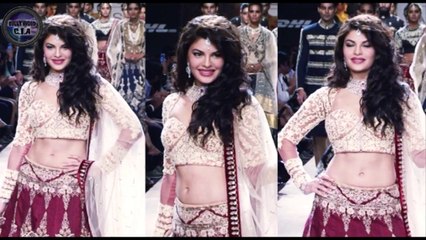Jacqueline Fernandez stumbles on the RAMP @ LFW 2014
