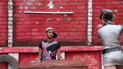 Sexy HOT Police Women Make Out With Inmate