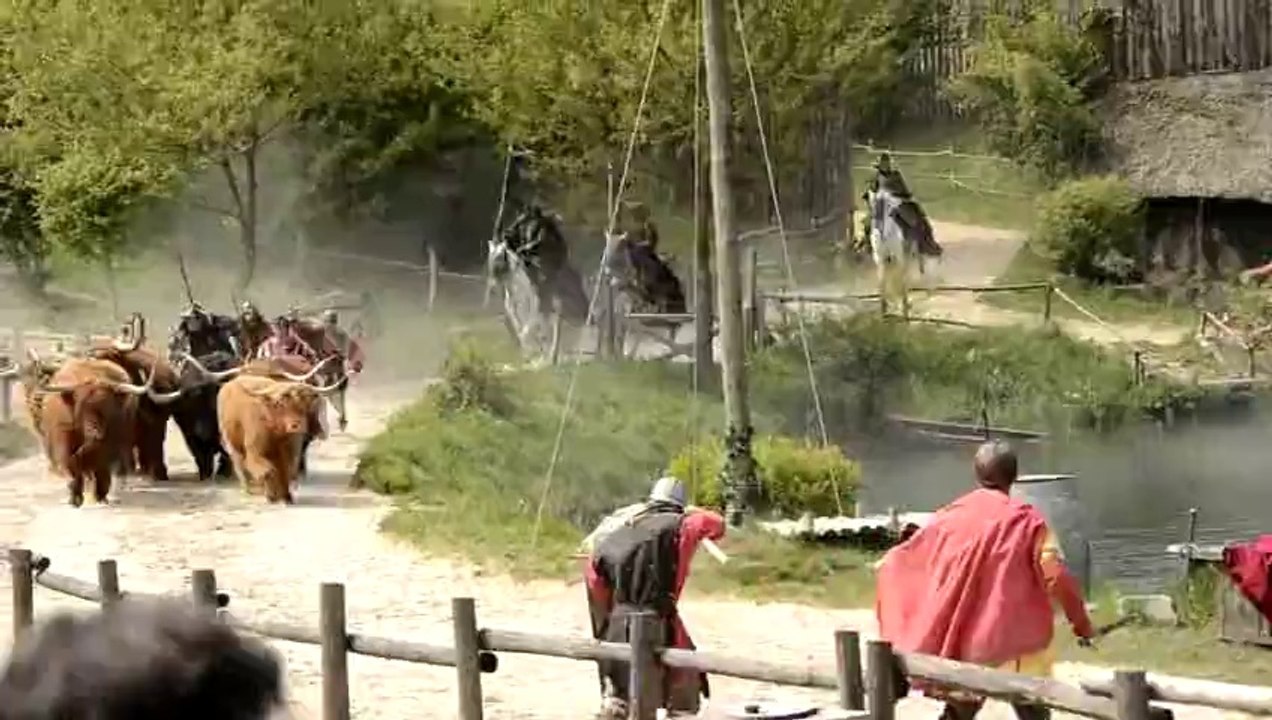 _DSC8748 Puy du Fou, Les Vikings, CLIP avec bovins highlands