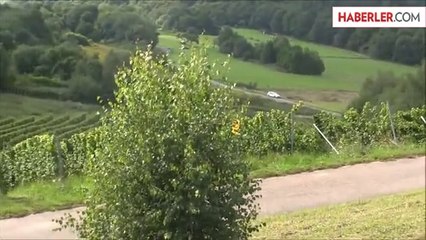 Ralli Aracı Üzüm Bağlarına Daldı
