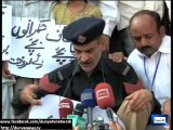 Dunya News - Ex Police officer offers his son for sale at PAT sit-in