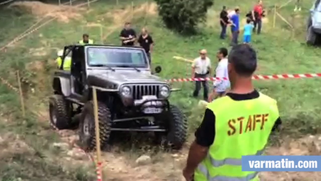 Les Jeep s'en donnent à coeur joie à Forcalqueiret