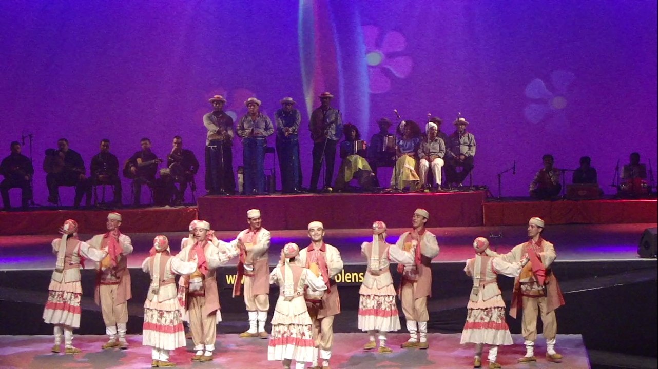 57 Festival de Confolens.  Bulgary Dance Theatre de Naberezhnye Che lny.TATARSTAN (Fédération de Russie) 2014.
