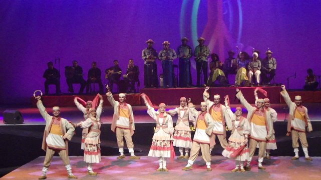 57 Festival de Confolens. Bulgary Dance Theatre de Naberezhnye Che lny.TATARSTAN (Fédération de Russie) 2014.