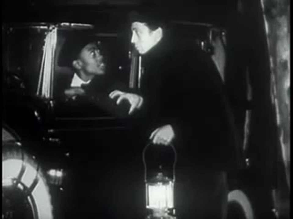 The Monster Walks (1932)