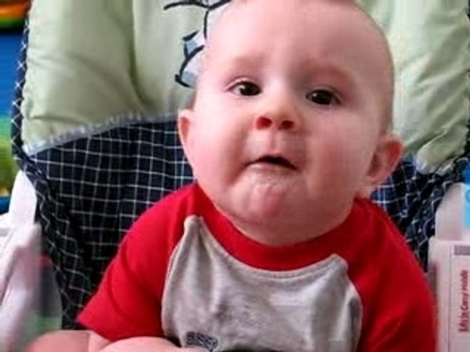 fait le poisson en mangant