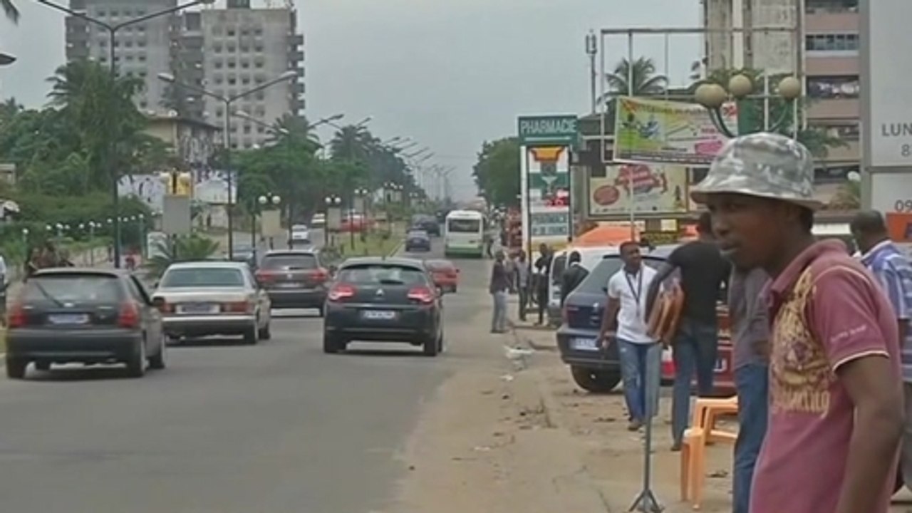 Ivory Coast closes western land border over Ebola threat