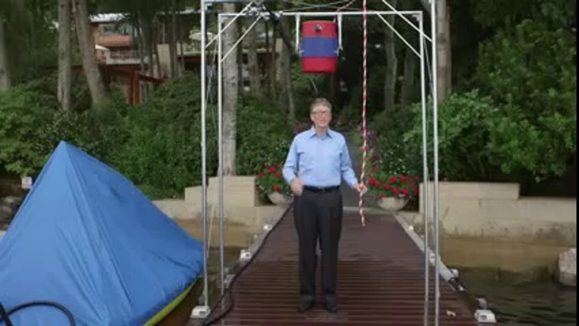 ⁣Bill Gates ALS Ice Bucket Challenge.