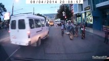 Road Rage and Accidents August 2014 Крутые разборки на дорогах.