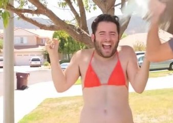 Als Hastalığına İlginç Şekilde Dikkat Çekmek