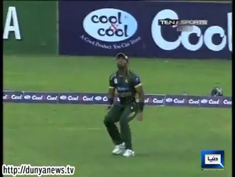 Dunya News-First ODI: Pakistan beats Sri Lanka by 4 wickets