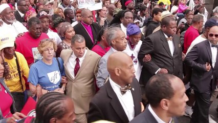 Thousands protest New York police 'chokehold' death