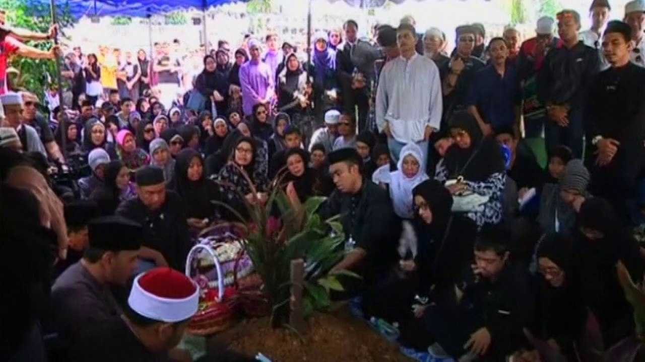 Funeral held for chief steward of flight MH17