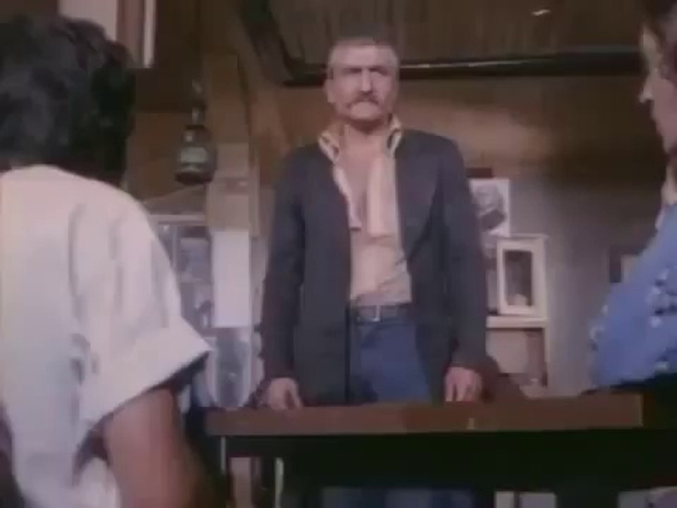 Sahte Kabadayı - Yan Bakma Sahnesi