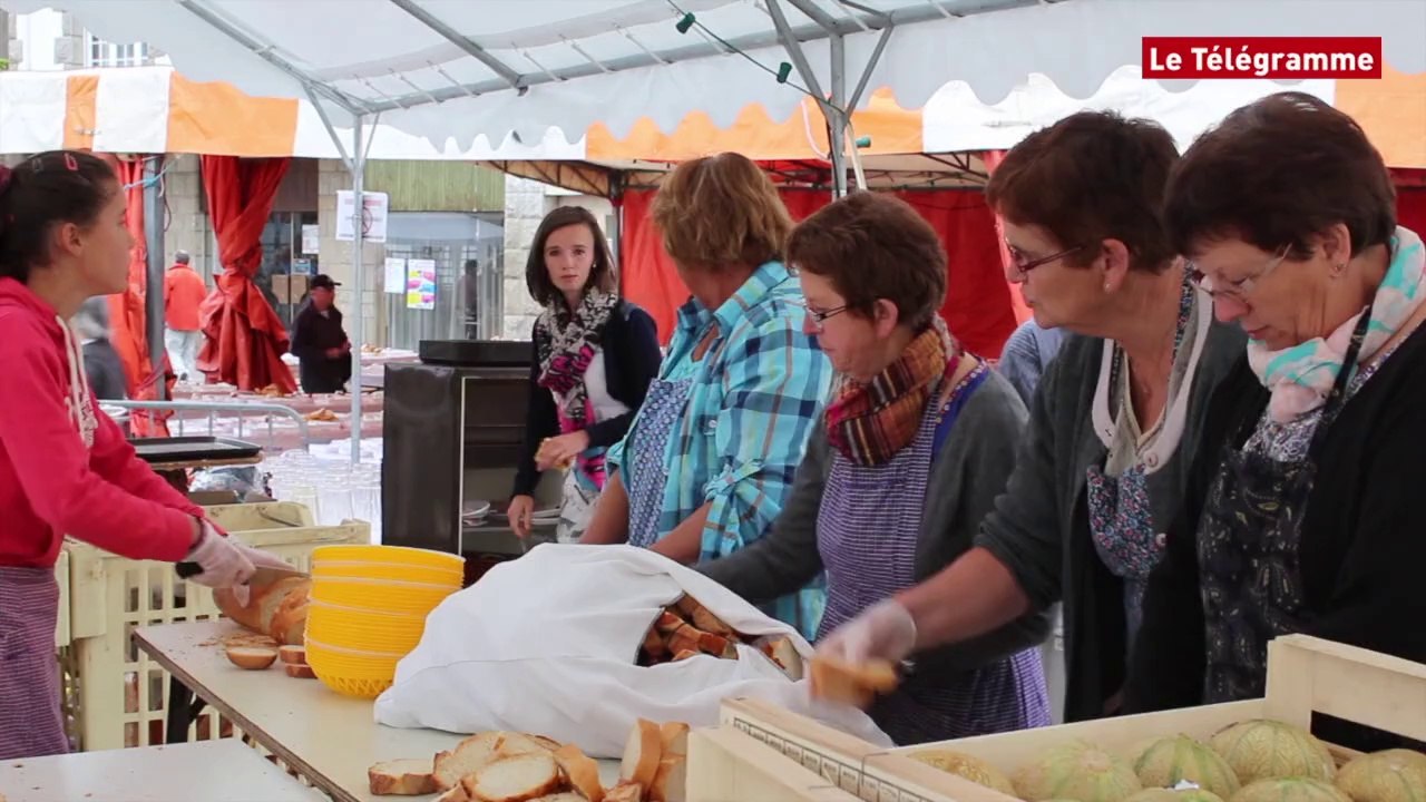 Guémené-sur-Scorff (56). Chants de marins à la Fête de l'andouille