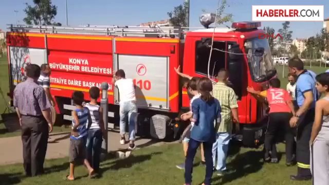 Oyun Alanı Yandı, Müdahaleye Giden İtfaiye Aracı Çamura Saplandı