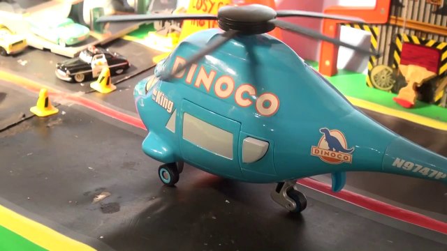 Disney Frozen Queen Elsa and Olaf Meet Pixar Cars Red and Mater