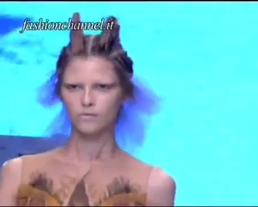 "Alexander McQueen" Spring Summer 2010 Paris 1 of 4 pret a porter women by Fashion Channel