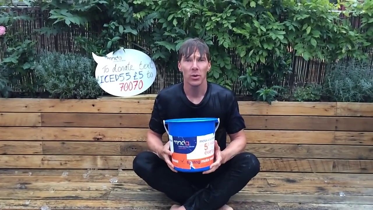 ALS Ice Bucket Challenge de Benedict Cumberbatchs Ice : enorme!