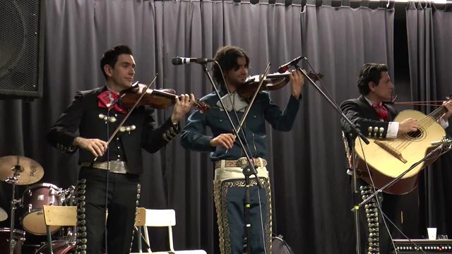 Le groupe Mariachi Quetzal Besame Mucho 2014 à Cruseilles