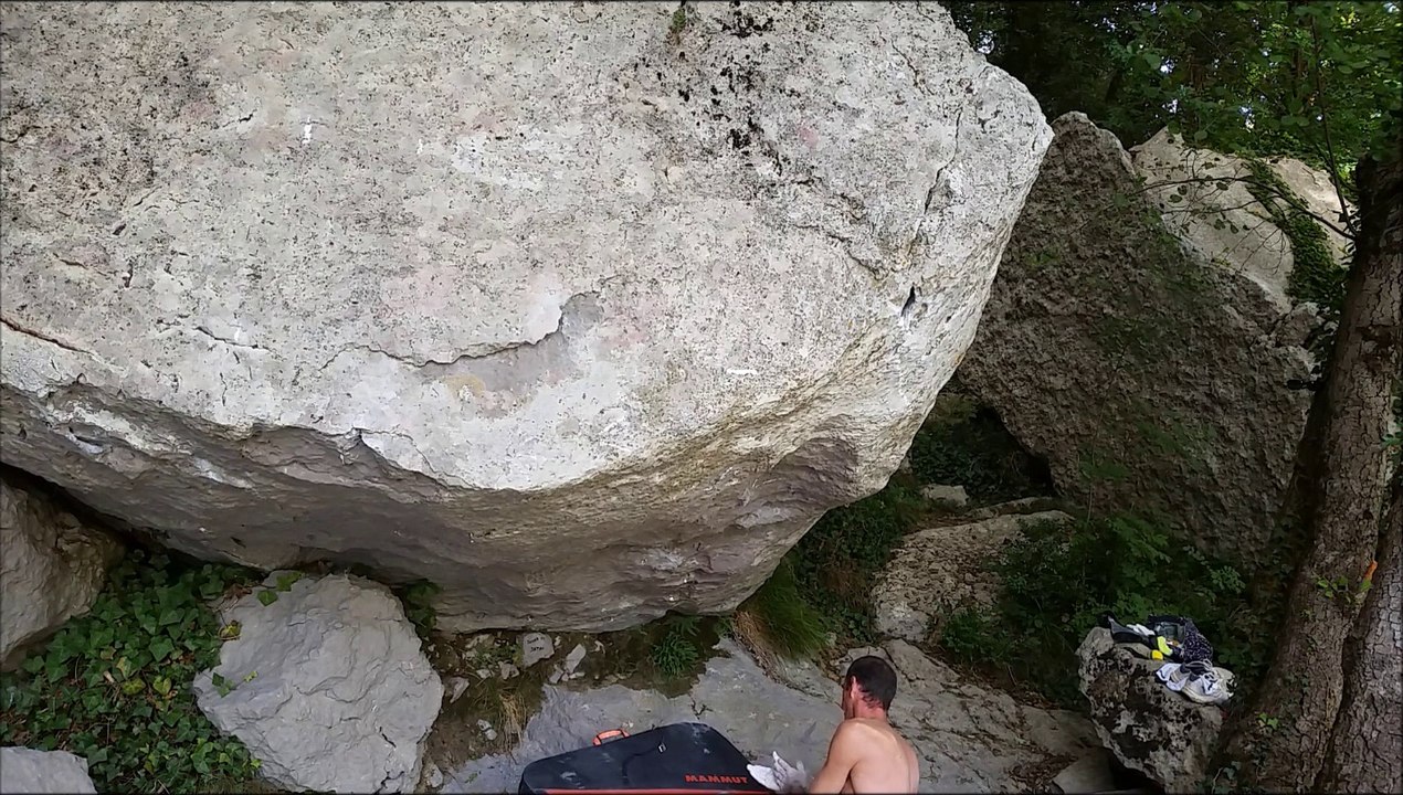 escalade bloc "thank you satan " 7c  casteljau ardeche