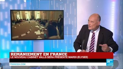 Remaniement en France _ Hollande charge Valls de former un nouveau gouvernement_(360p)