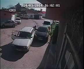 Salaklığın Bu Kadarı! Silerek Kaporta Düzelten Adam..