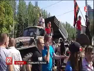 Donetsk : le peuple face à leur bourreaux et collabos de l'OTAN capturés par la Résistance  ..