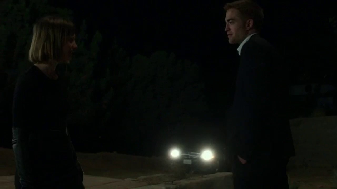 MAPS TO THE STARS - Filmclip: Jerome und Agatha treffen sich unter dem Hollywood-Schriftzug