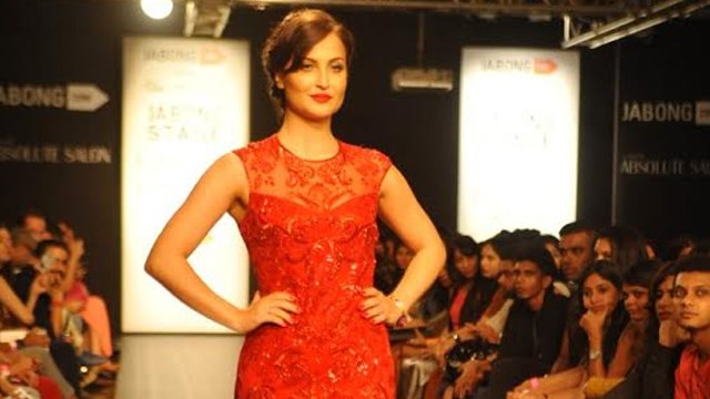 Elli Avram Showstopper For Designer Miss Selfridge @ LFW Winter Festive 2014 !