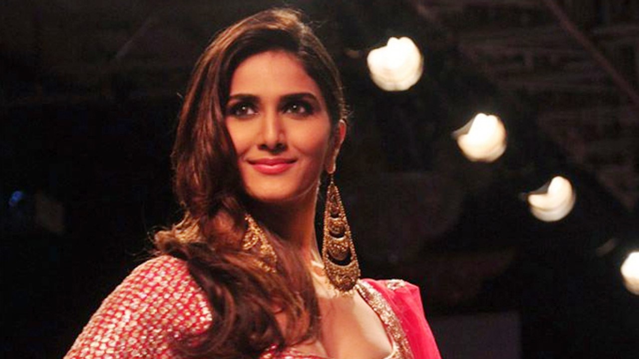 Vaani Kapoor On Ramp For Payal Singhal @ LFW Winter Festive 2014 !