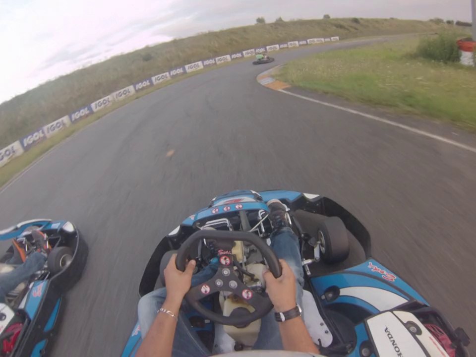 KARTING AVEC LES COUSINS GOPRO 1