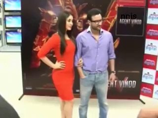 Kareena To Surprise Audiences With Her Cameo In Happy Ending Hindi