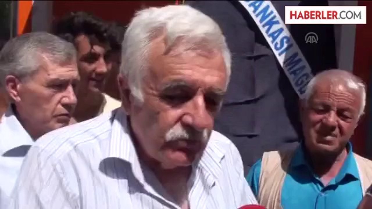 Banka şubesine "yumurtalı protesto"