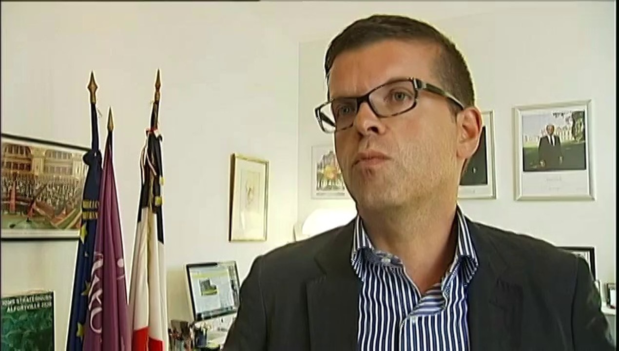 "Frondeurs" du PS et élus de l'UMP souhaitent une ligne politique plus claire