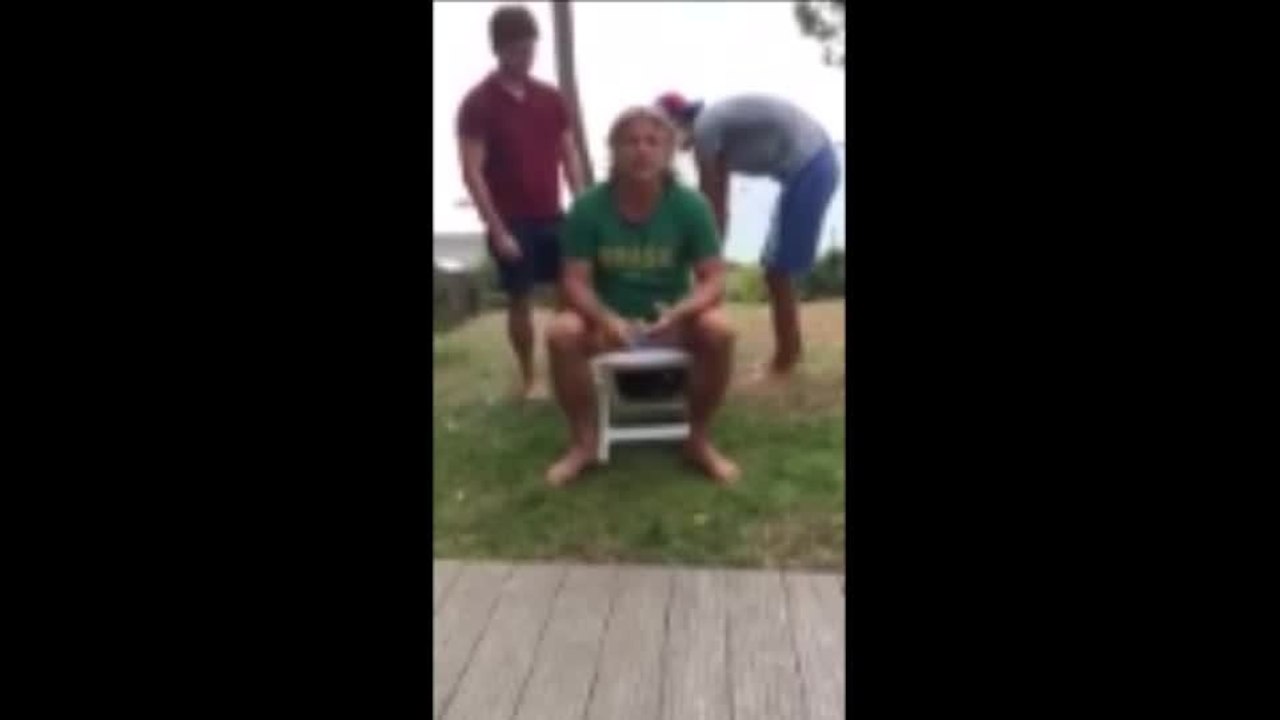 Denis Charvet relève le Ice Bucket Challenge et défie Vincent Moscato à son tour