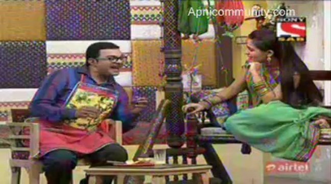 Tu Mere Agal Bagal Hai - 25th August 2014 pt4