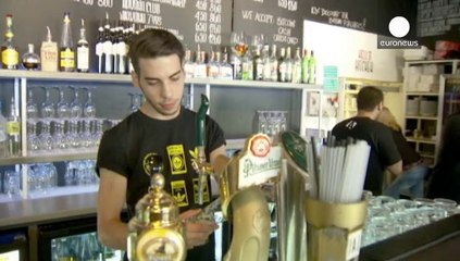 Un bar de Budapest abre el primer cajero de bitcoins en Hungría