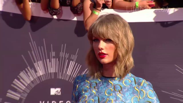 Taylor Swift, Jennifer Lopez and Ariana Grande Get Leggy on the VMA's 2014 Red Carpet