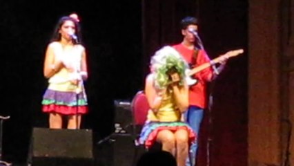 Verde Isabel - Presentacion del CD Cuando se tiene un amigo (Eduardo Allende, La chicharra) Musica de Pepe Fabian sobre textos de Elsa Bornemann