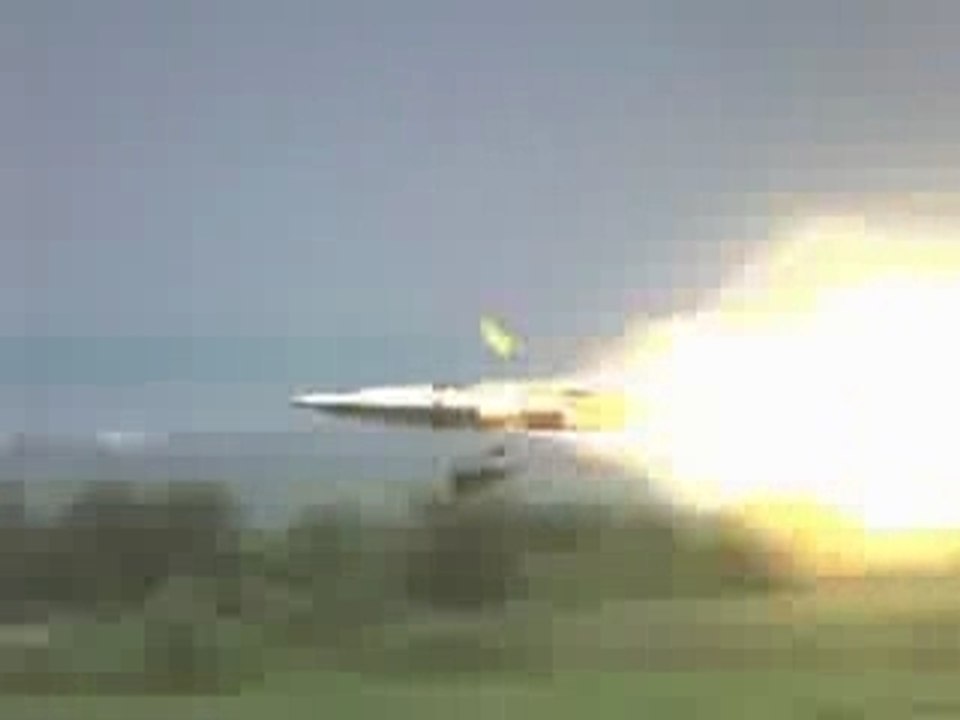 Tir d'un  missile ralenti