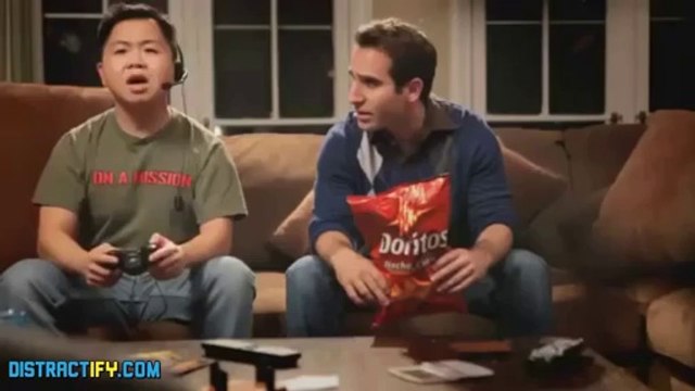 Publicités hot !! Filles nues, Bikini et Topless!