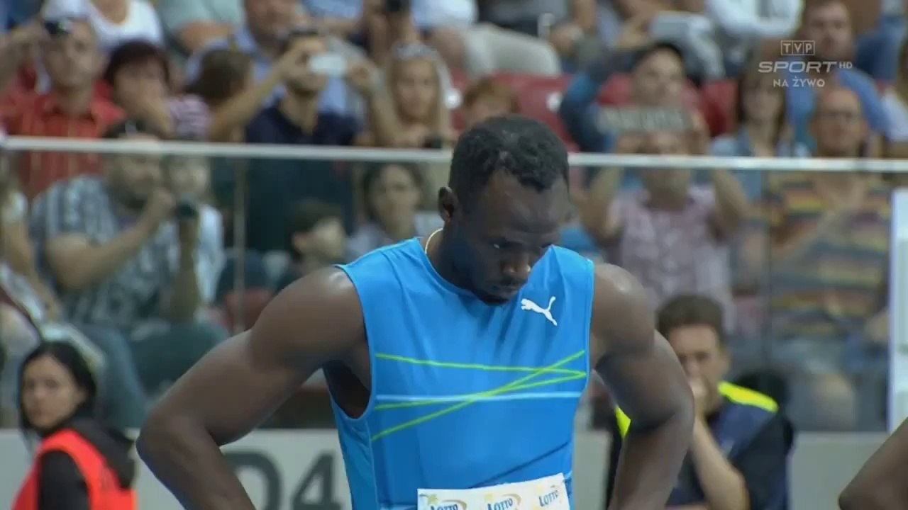 USAIN BOLT BREAKS 100M INDOOR RECORD