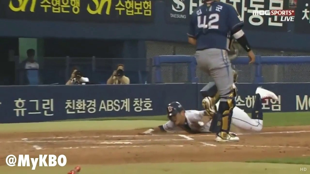 Gros fail de ce joueur de Baseball qui glisse et s'enterre la tête la première!