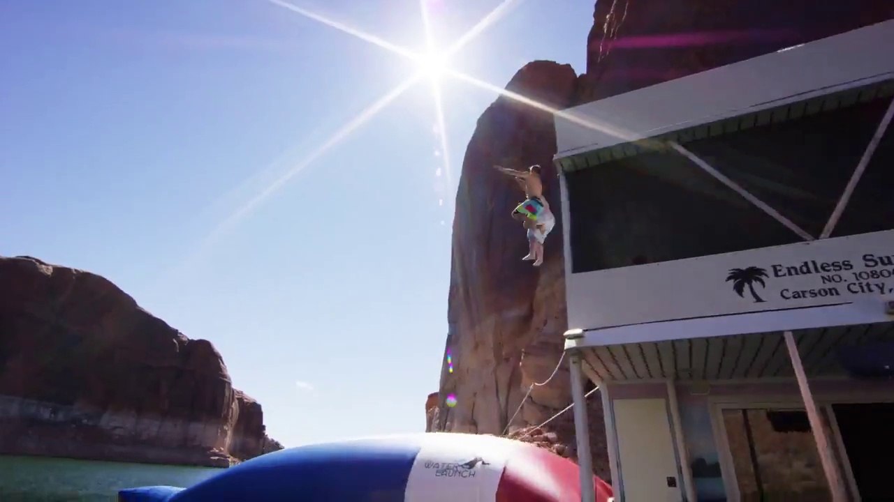 So crazy new extreme sport : Human Water Catapult - 55 Foot Launch!