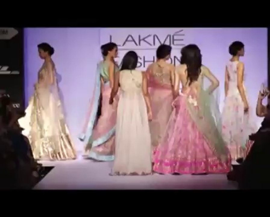 Nargis Fakhri walks for Anushree Reddy at LFW