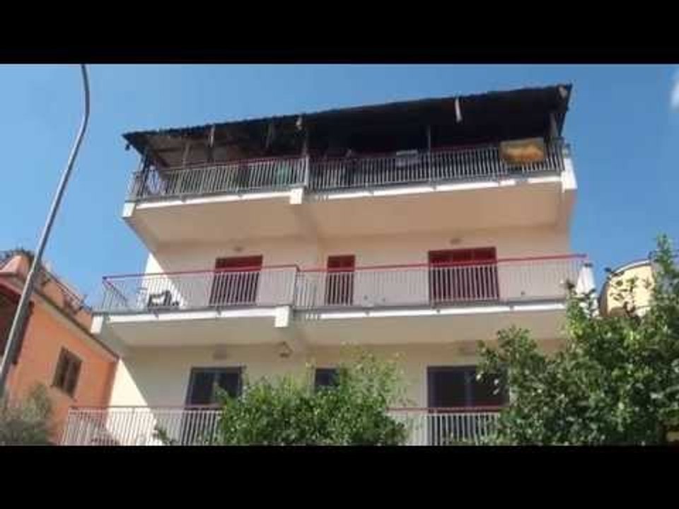 Gricignano (CE) - Incendio in via Diocleziano, panico tra i residenti (25.08.14)