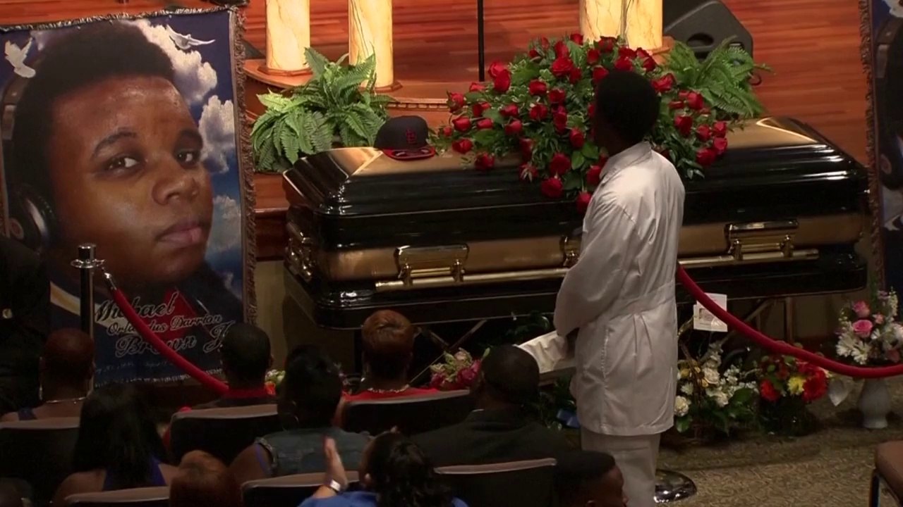 Dans l'église baptiste de Saint-Louis, des chants pour Michael Brown