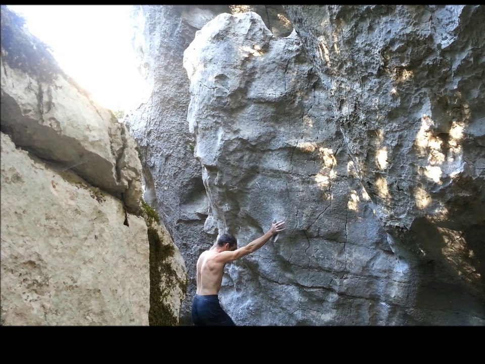 escalade bloc sadwinder 7b  casteljau ardeche